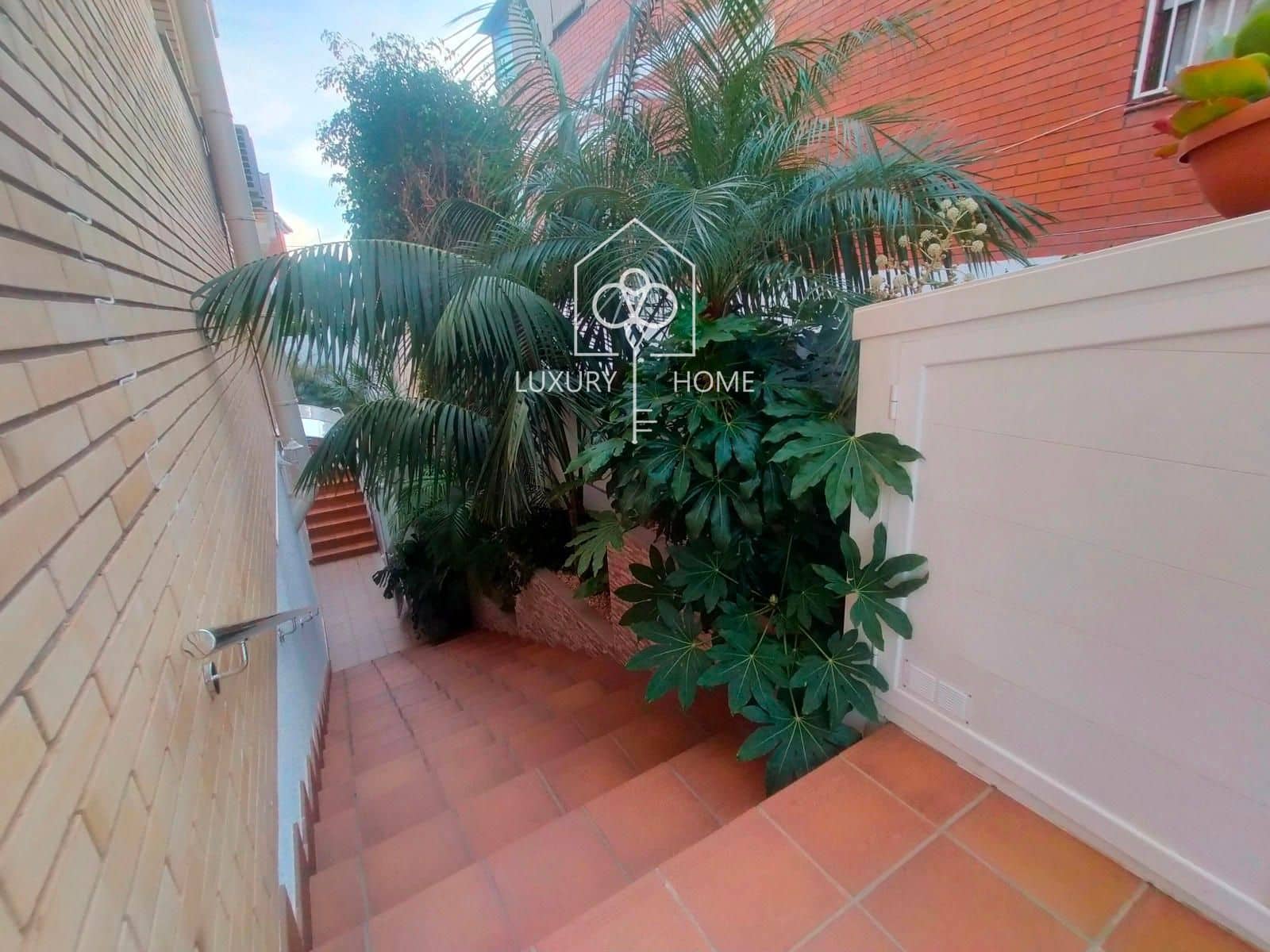 4 soveværelse Villa til salg i Viladecans med swimmingpool garage - € 990.000 (Ref: 9483968)