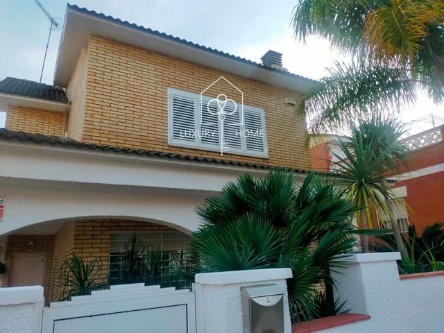 4 soveværelse Villa til salg i Viladecans med swimmingpool garage - € 990.000 (Ref: 9483968)