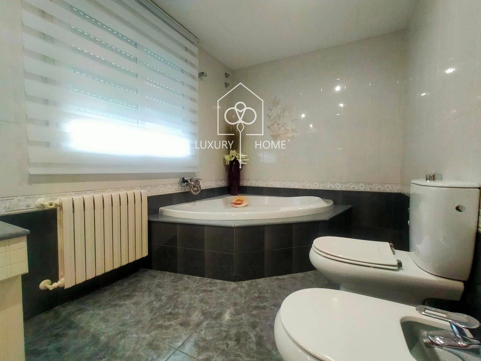 4 soveværelse Villa til salg i Viladecans med swimmingpool garage - € 990.000 (Ref: 9483968)