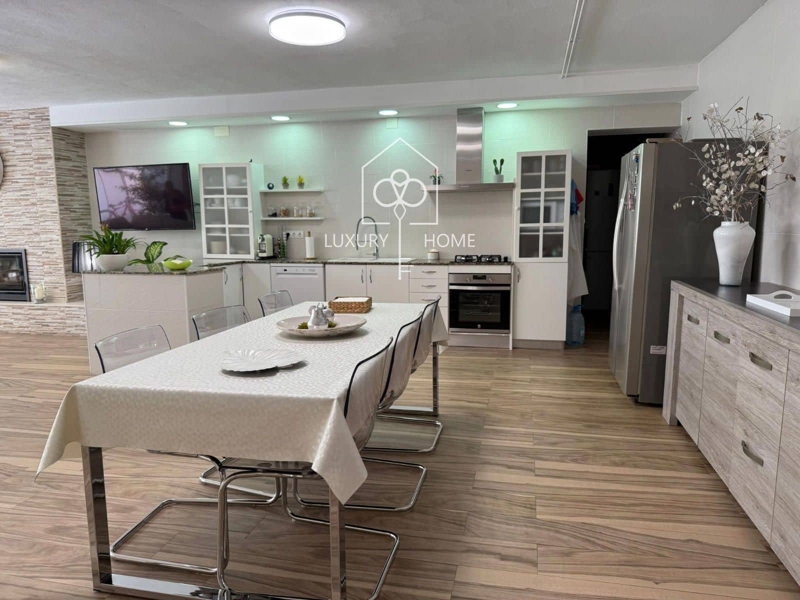 4 soveværelse Villa til salg i Viladecans med swimmingpool garage - € 990.000 (Ref: 9483968)