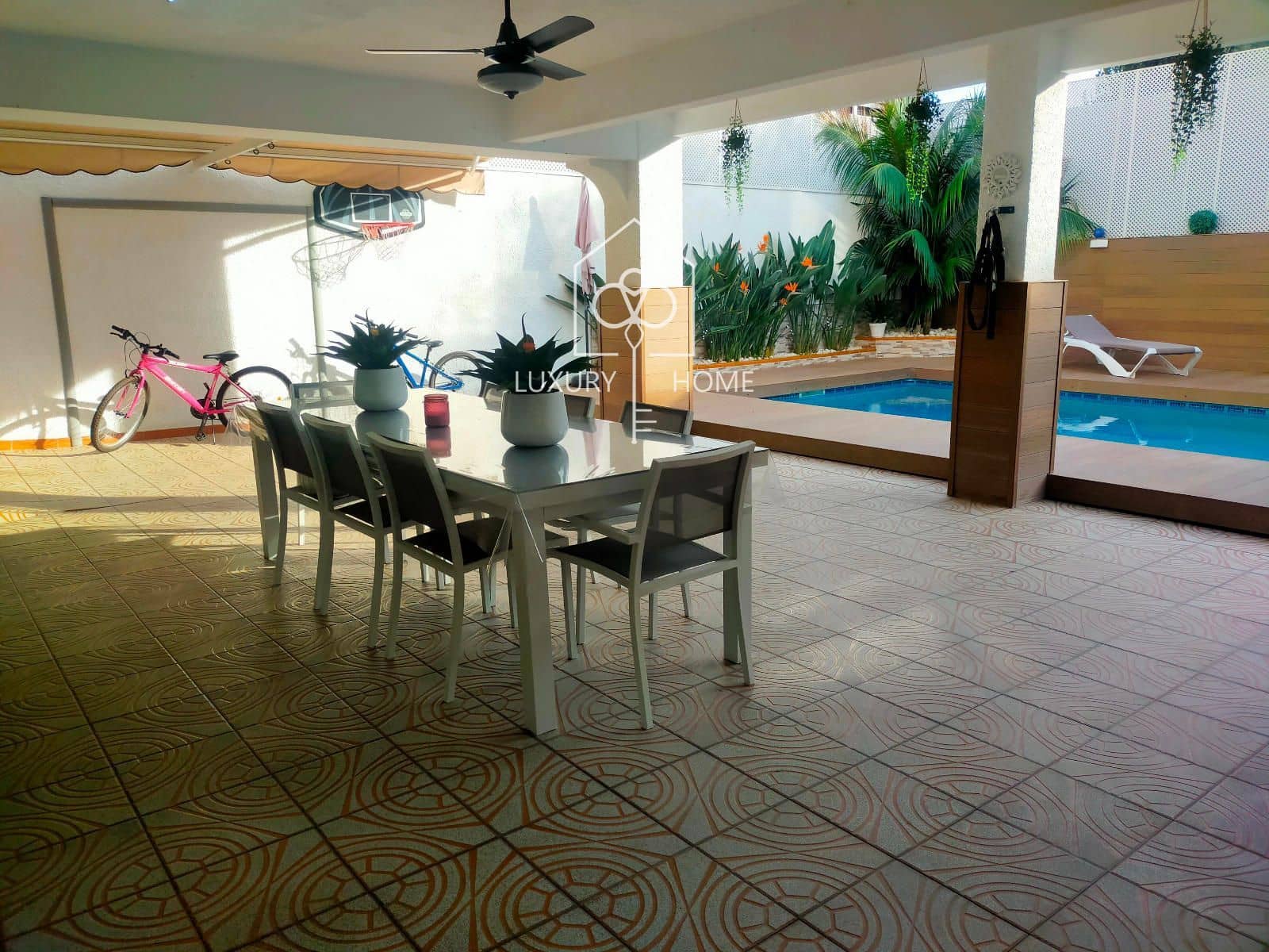 4 soveværelse Villa til salg i Viladecans med swimmingpool garage - € 990.000 (Ref: 9483968)