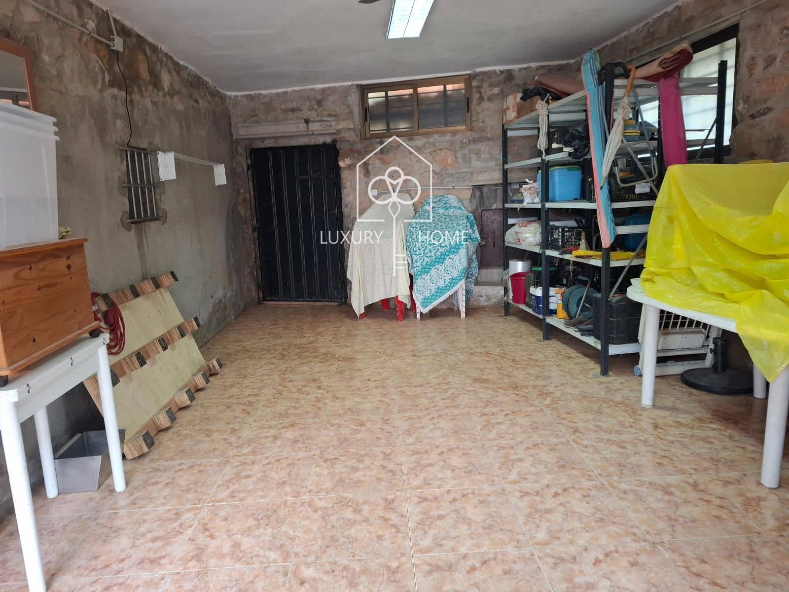 6 bedroom Villa for sale in Begues with garage - € 875,000 (Ref: 9706052)