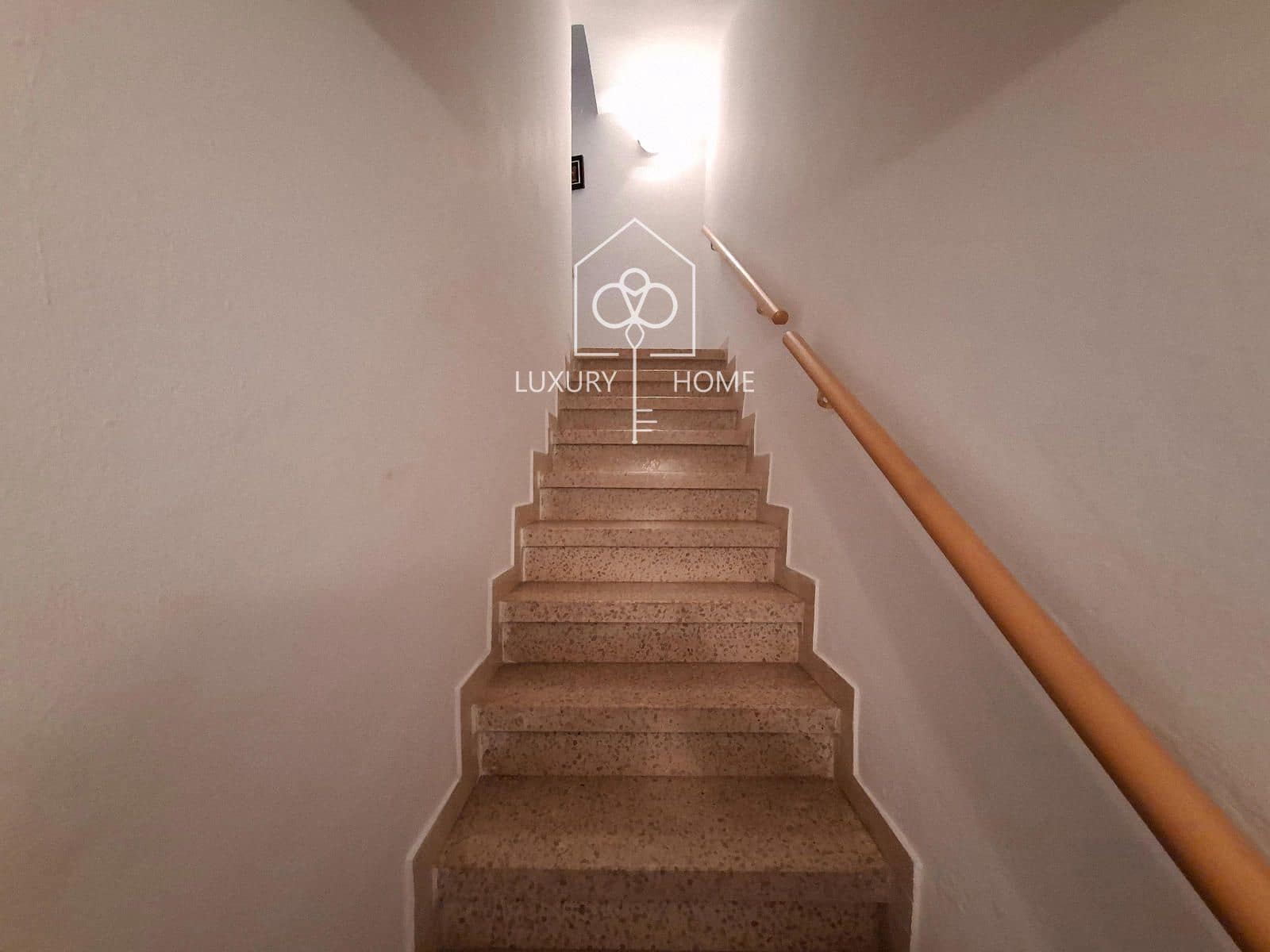 6 bedroom Villa for sale in Begues with garage - € 875,000 (Ref: 9706052)