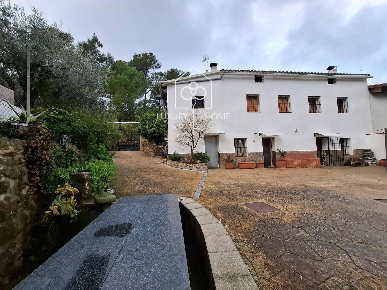 6 bedroom Villa for sale in Begues with garage - € 875,000 (Ref: 9706052)