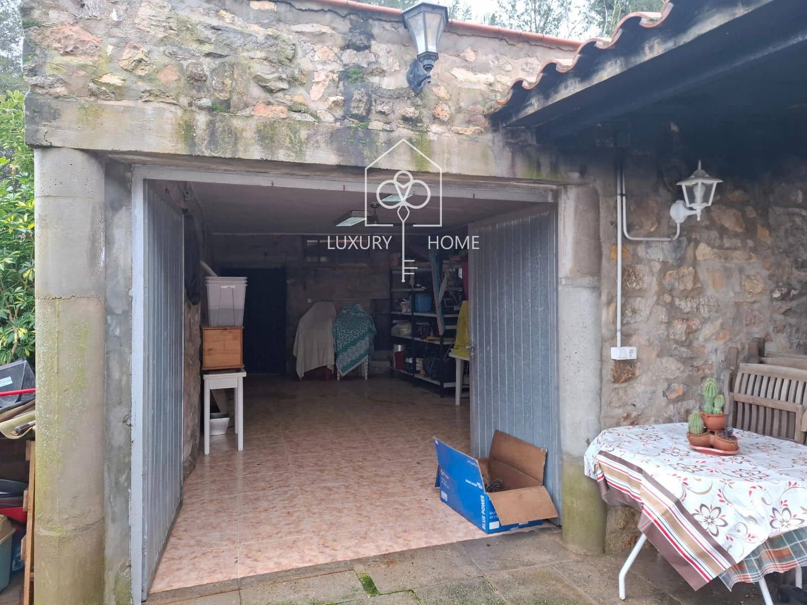 6 bedroom Villa for sale in Begues with garage - € 875,000 (Ref: 9706052)