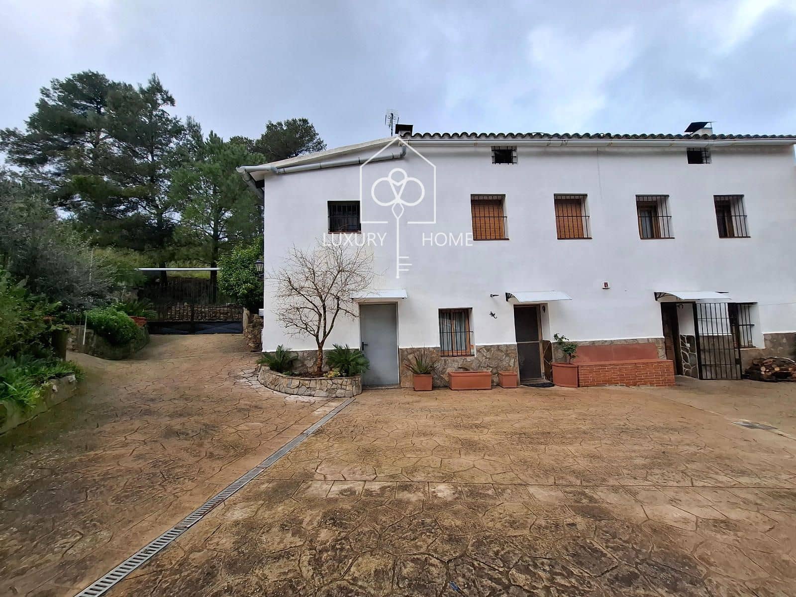 6 bedroom Villa for sale in Begues with garage - € 875,000 (Ref: 9706052)