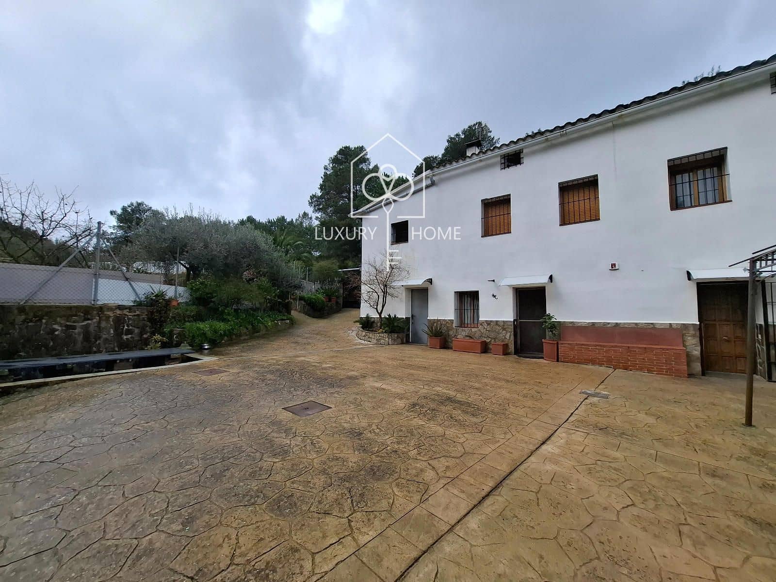 6 bedroom Villa for sale in Begues with garage - € 875,000 (Ref: 9706052)