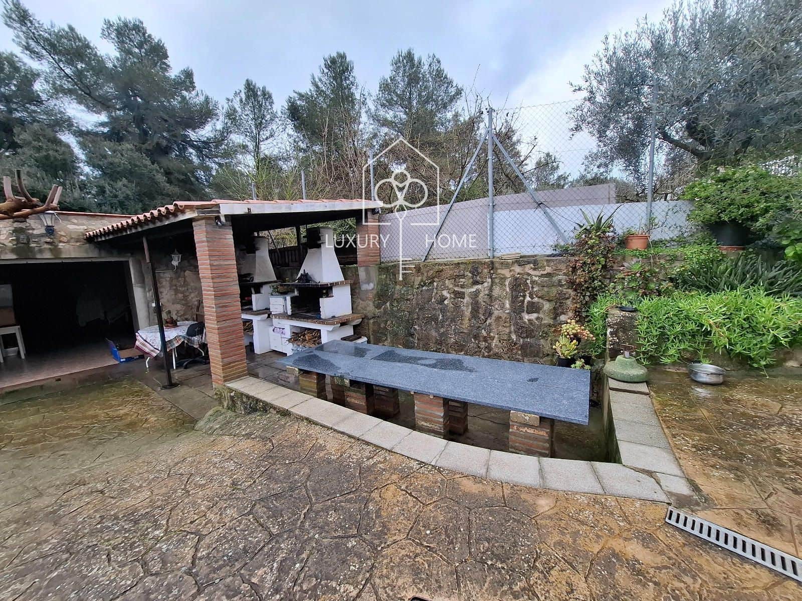 6 bedroom Villa for sale in Begues with garage - € 875,000 (Ref: 9706052)