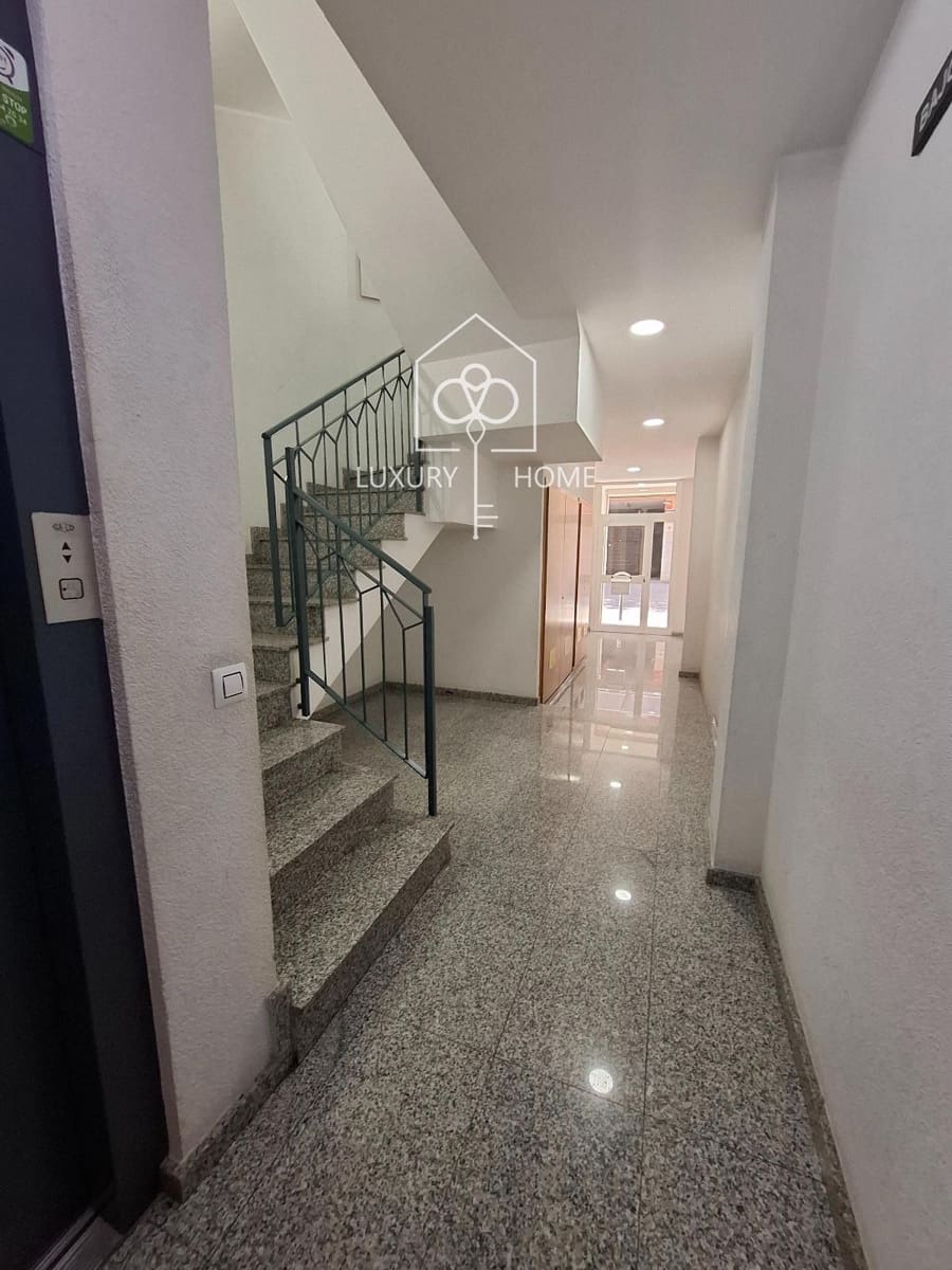 Piso de 3 habitaciones en Viladecans en venta - 299.900 € (Ref: 9807495)