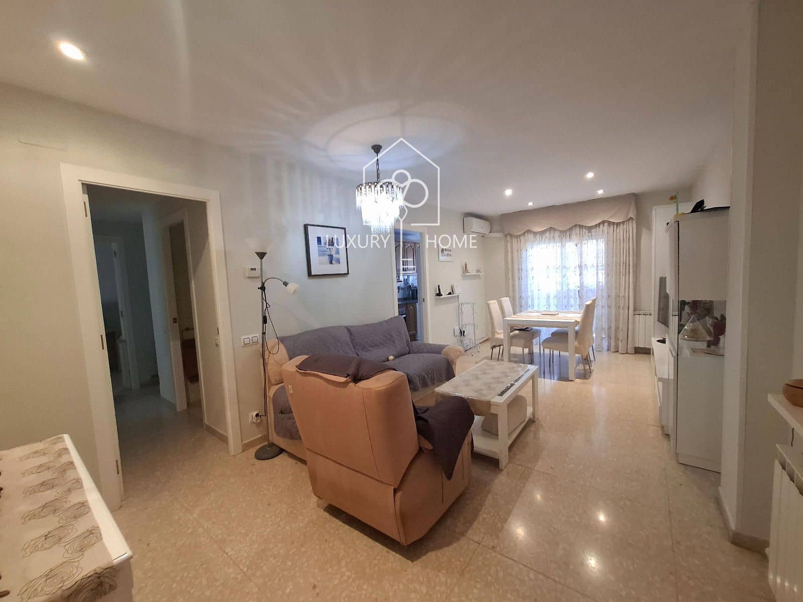 Piso de 3 habitaciones en Viladecans en venta - 299.900 € (Ref: 9807495)
