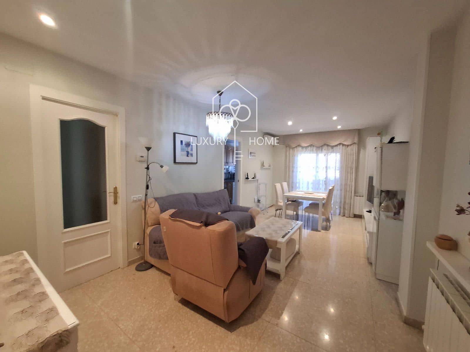 Piso de 3 habitaciones en Viladecans en venta - 299.900 € (Ref: 9807495)