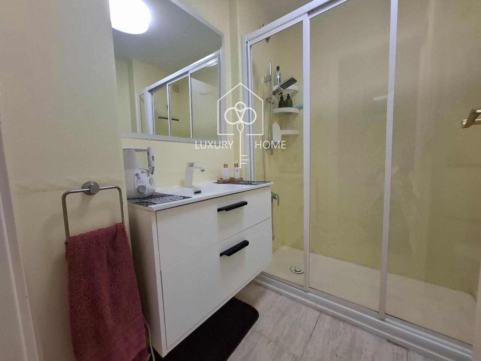 Piso de 3 habitaciones en Viladecans en venta - 299.900 € (Ref: 9807495)