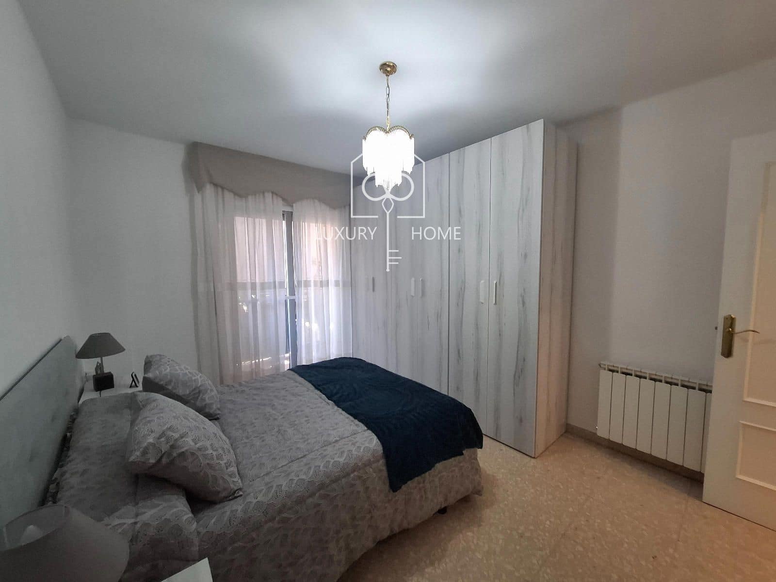 Piso de 3 habitaciones en Viladecans en venta - 299.900 € (Ref: 9807495)