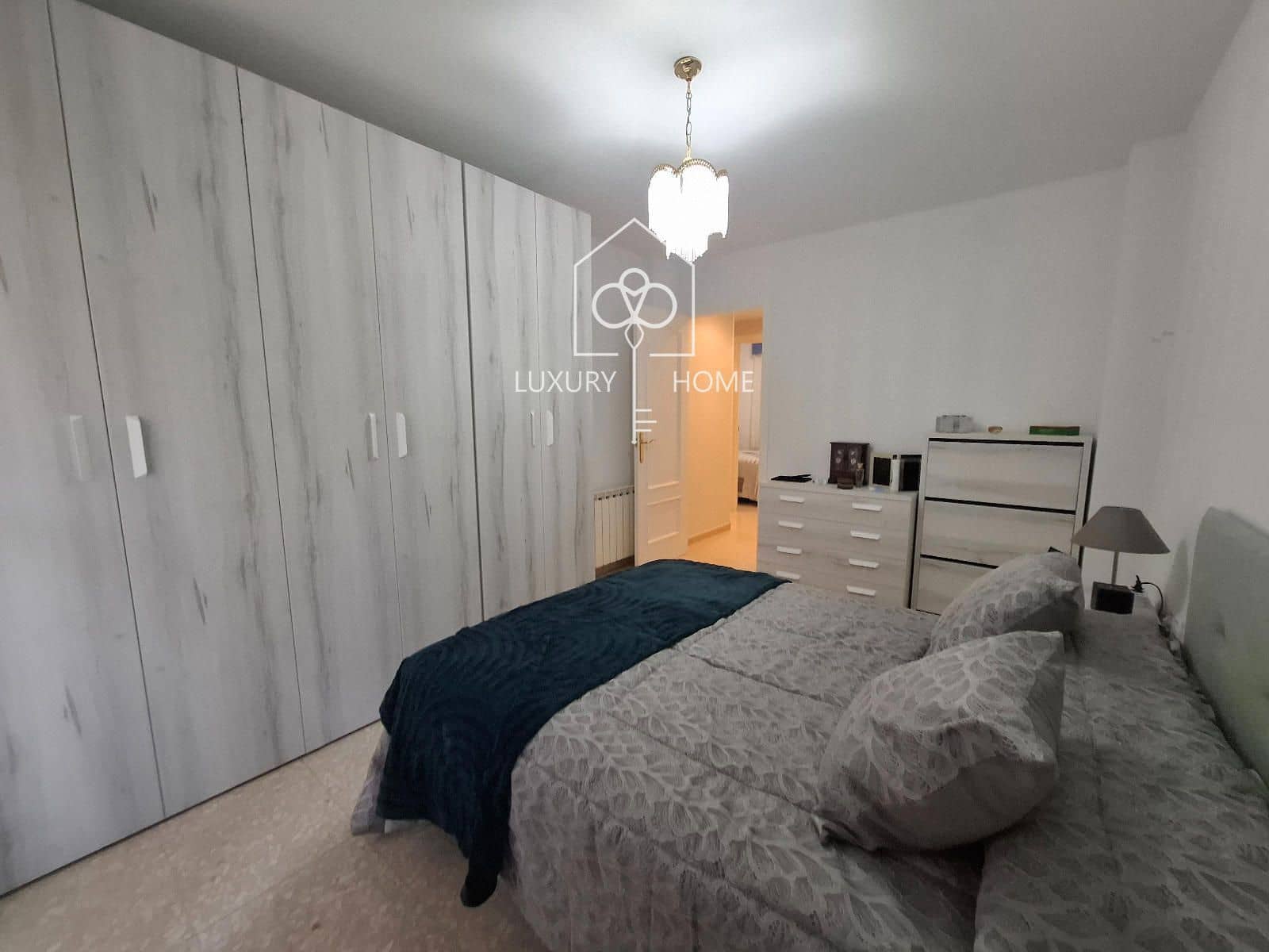 Piso de 3 habitaciones en Viladecans en venta - 299.900 € (Ref: 9807495)