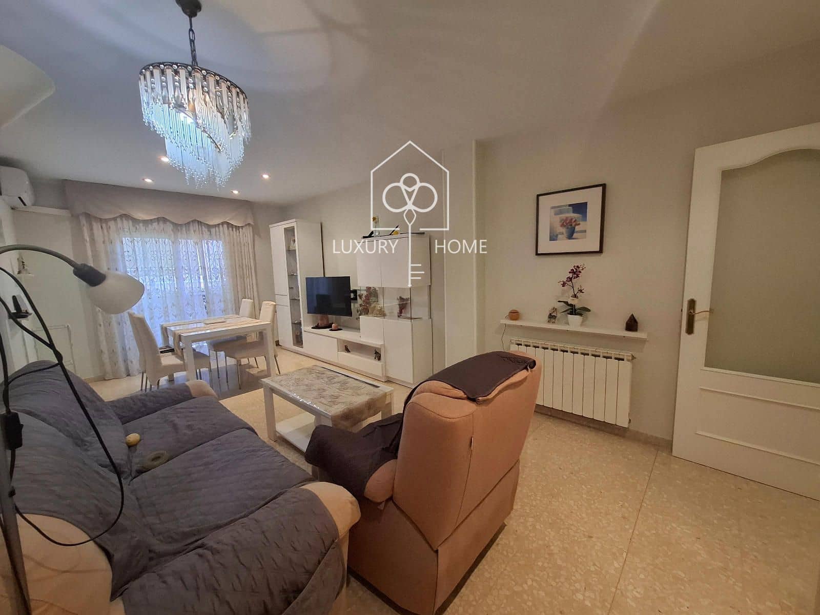 Piso de 3 habitaciones en Viladecans en venta - 299.900 € (Ref: 9807495)