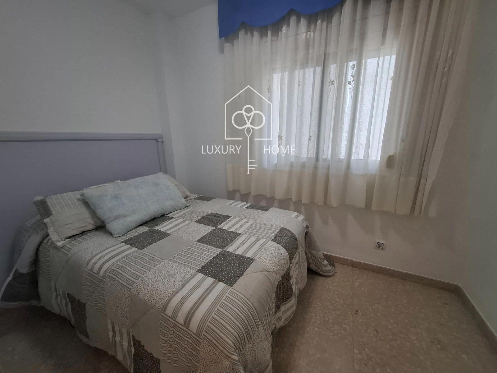 Piso de 3 habitaciones en Viladecans en venta - 299.900 € (Ref: 9807495)