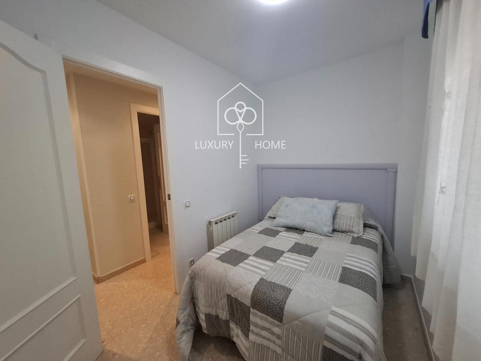 Piso de 3 habitaciones en Viladecans en venta - 299.900 € (Ref: 9807495)