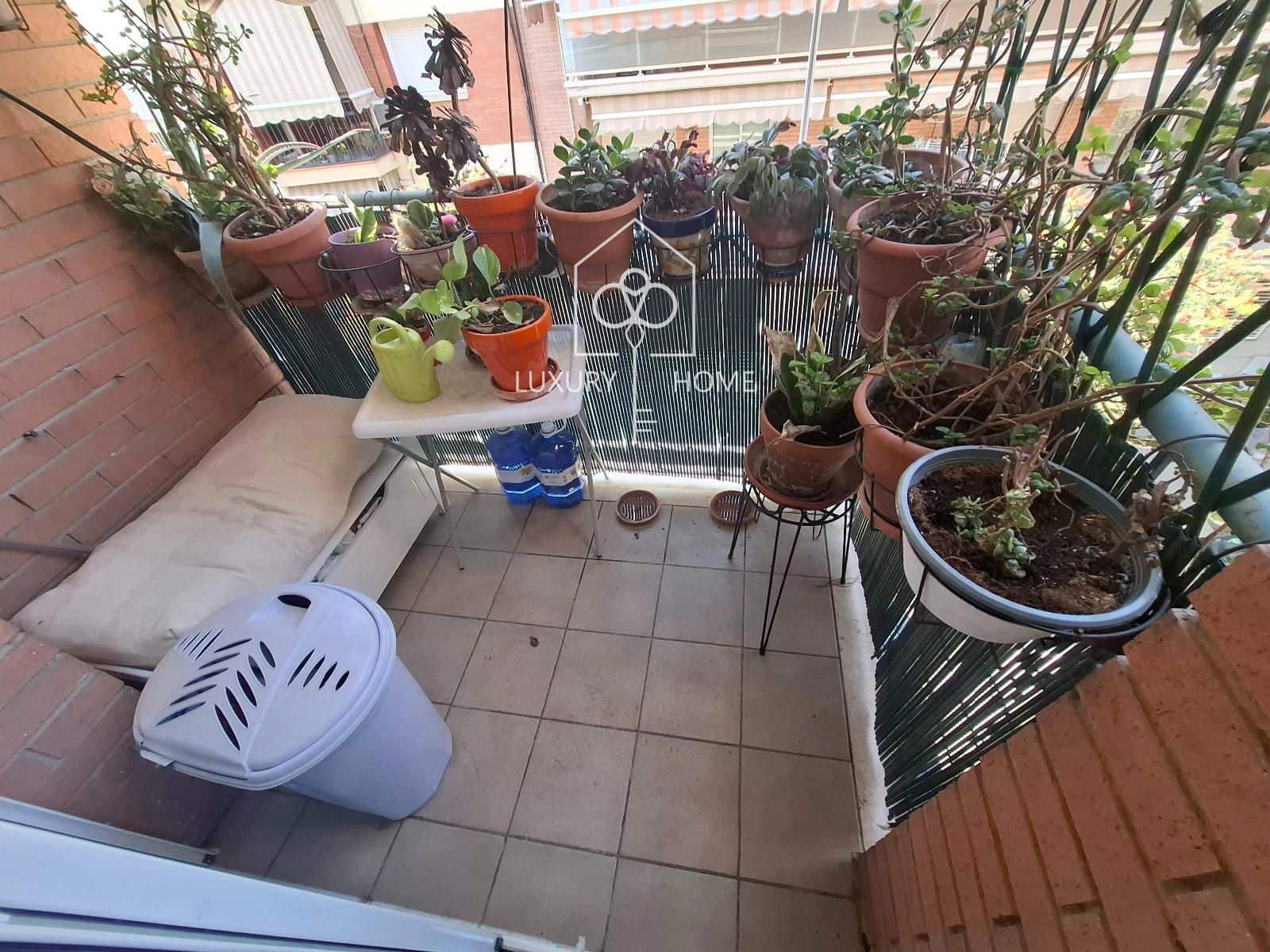 Piso de 3 habitaciones en Viladecans en venta - 299.900 € (Ref: 9807495)