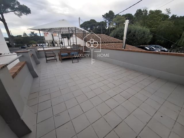 4 slaapkamer Villa te koop in Begues met garage - € 690.000 (Ref: 9827552)