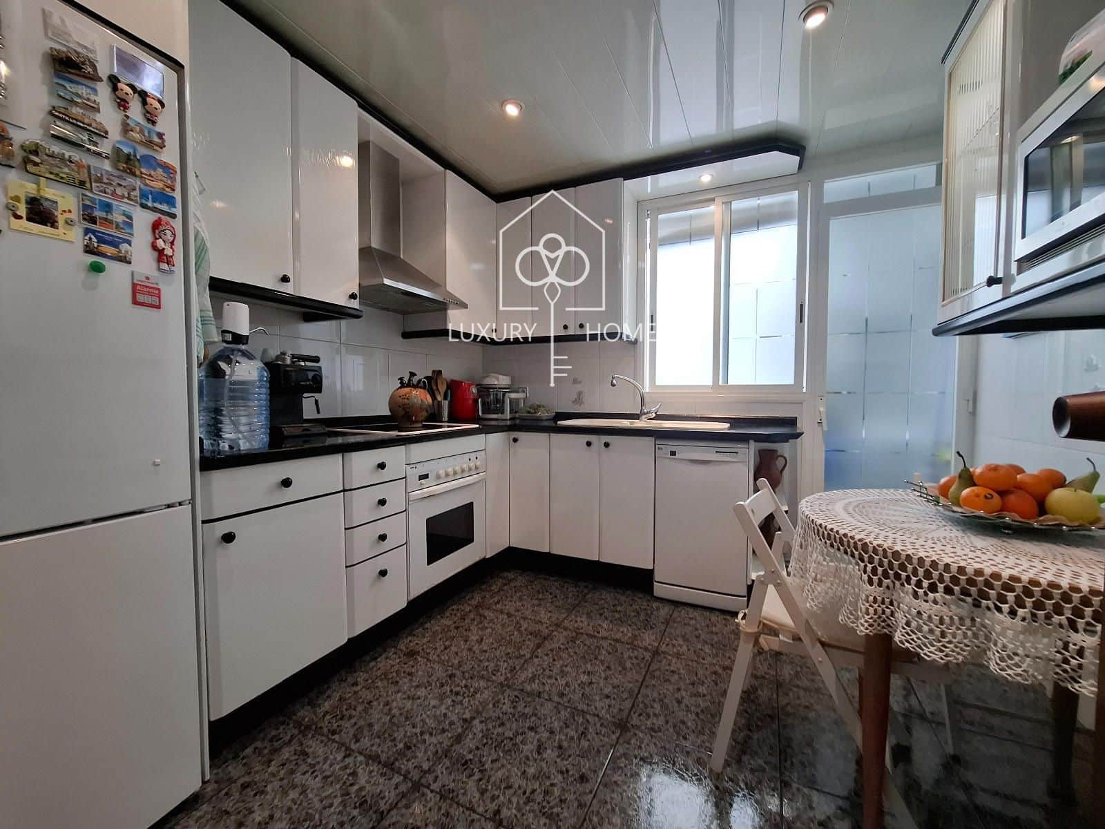 3 soveværelse Penthouse til salg i L'Hospitalet de Llobregat - € 319.100 (Ref: 9830316)