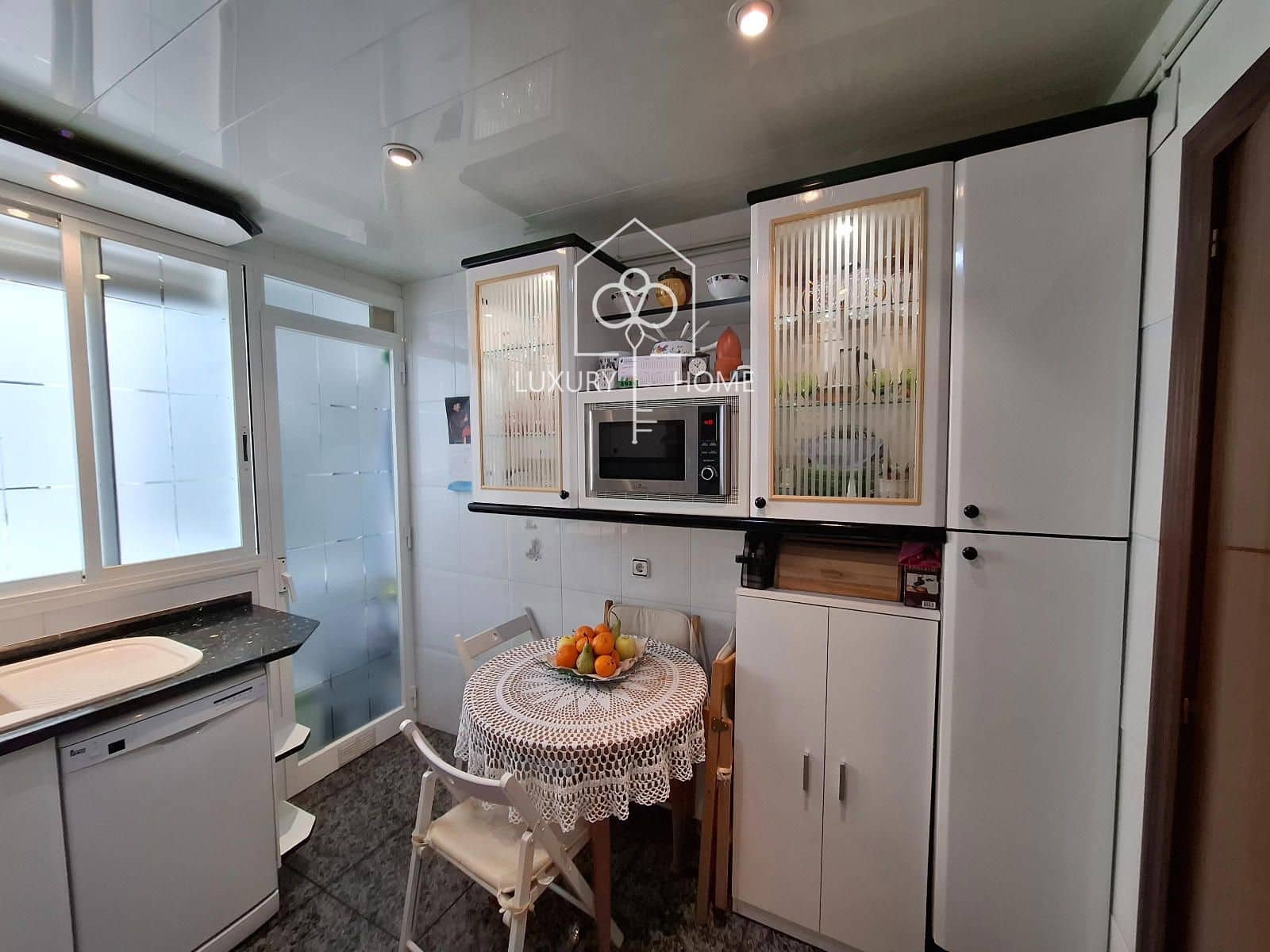 3 soveværelse Penthouse til salg i L'Hospitalet de Llobregat - € 319.100 (Ref: 9830316)