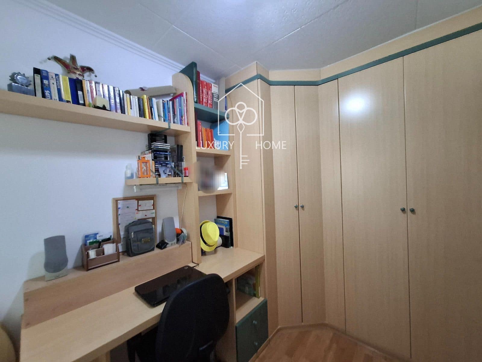 3 soveværelse Penthouse til salg i L'Hospitalet de Llobregat - € 319.100 (Ref: 9830316)