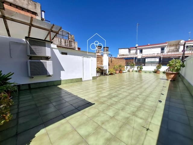 3 makuuhuone Kattohuoneisto myytävänä paikassa L'Hospitalet de Llobregat - 319 100 € (Ref: 9830316)
