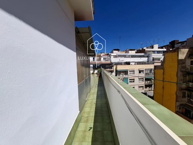 3 makuuhuone Kattohuoneisto myytävänä paikassa L'Hospitalet de Llobregat - 319 100 € (Ref: 9830316)