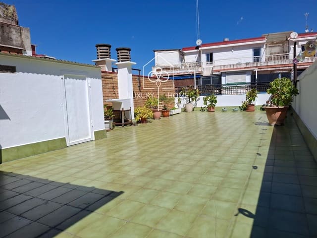 3 makuuhuone Kattohuoneisto myytävänä paikassa L'Hospitalet de Llobregat - 319 100 € (Ref: 9830316)