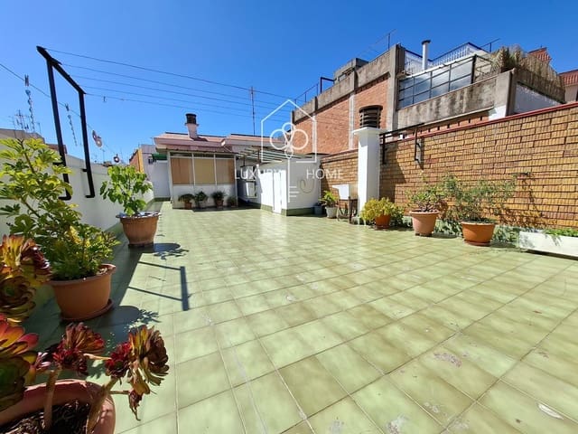 3 makuuhuone Kattohuoneisto myytävänä paikassa L'Hospitalet de Llobregat - 319 100 € (Ref: 9830316)