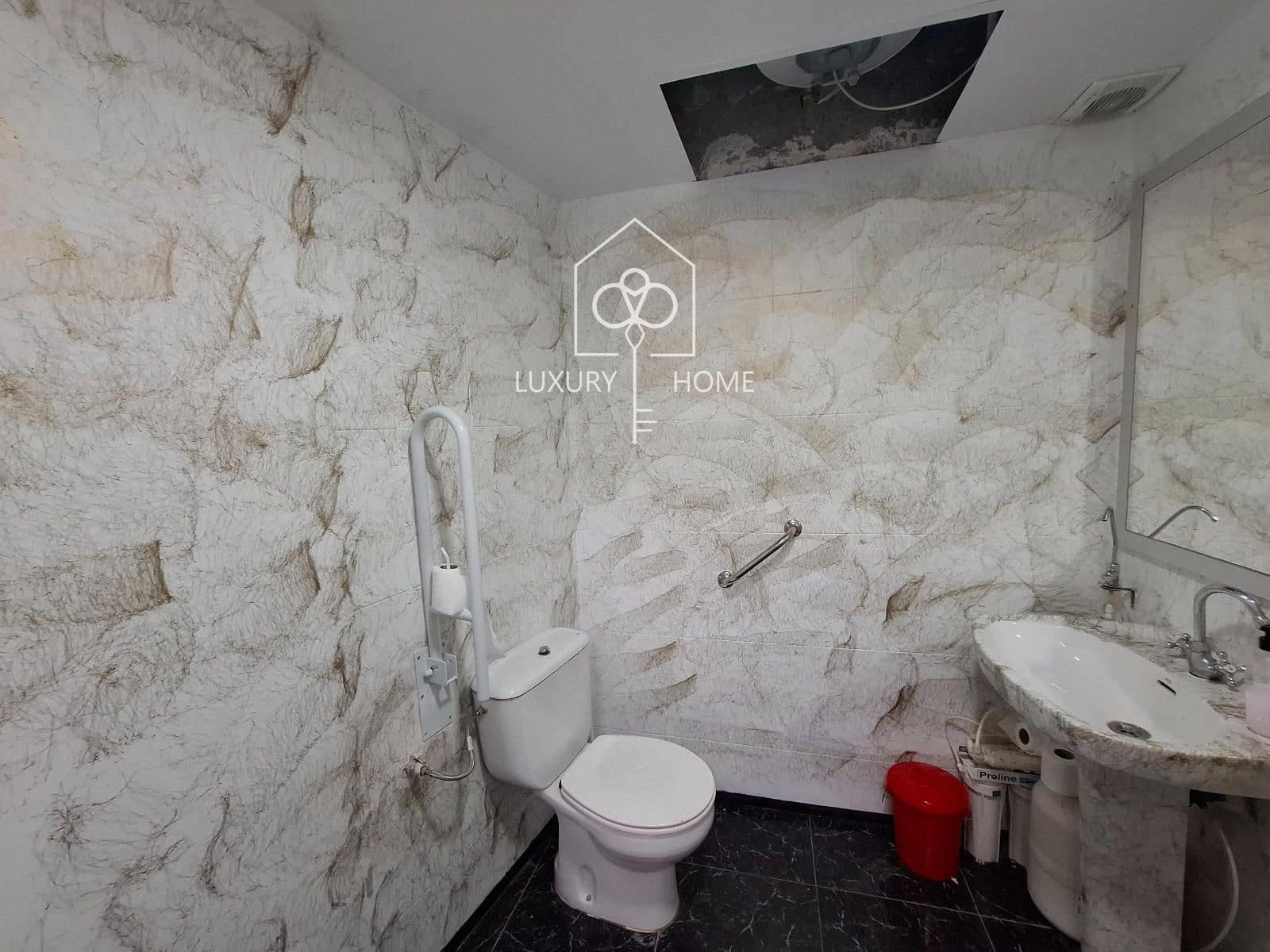 Commercieel te koop in Viladecans - € 95.000 (Ref: 9844252)