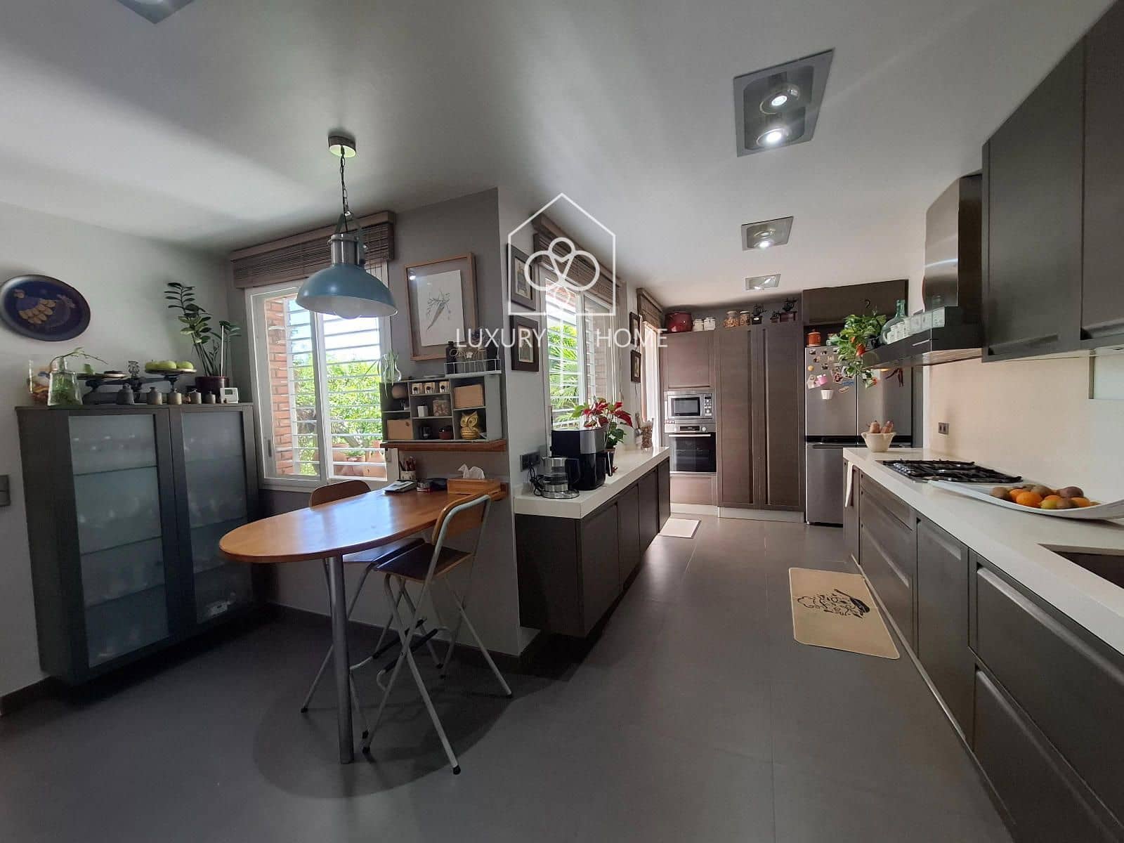 5 bedroom Villa for sale in Begues with pool garage - € 1,120,000 (Ref: 9928607)