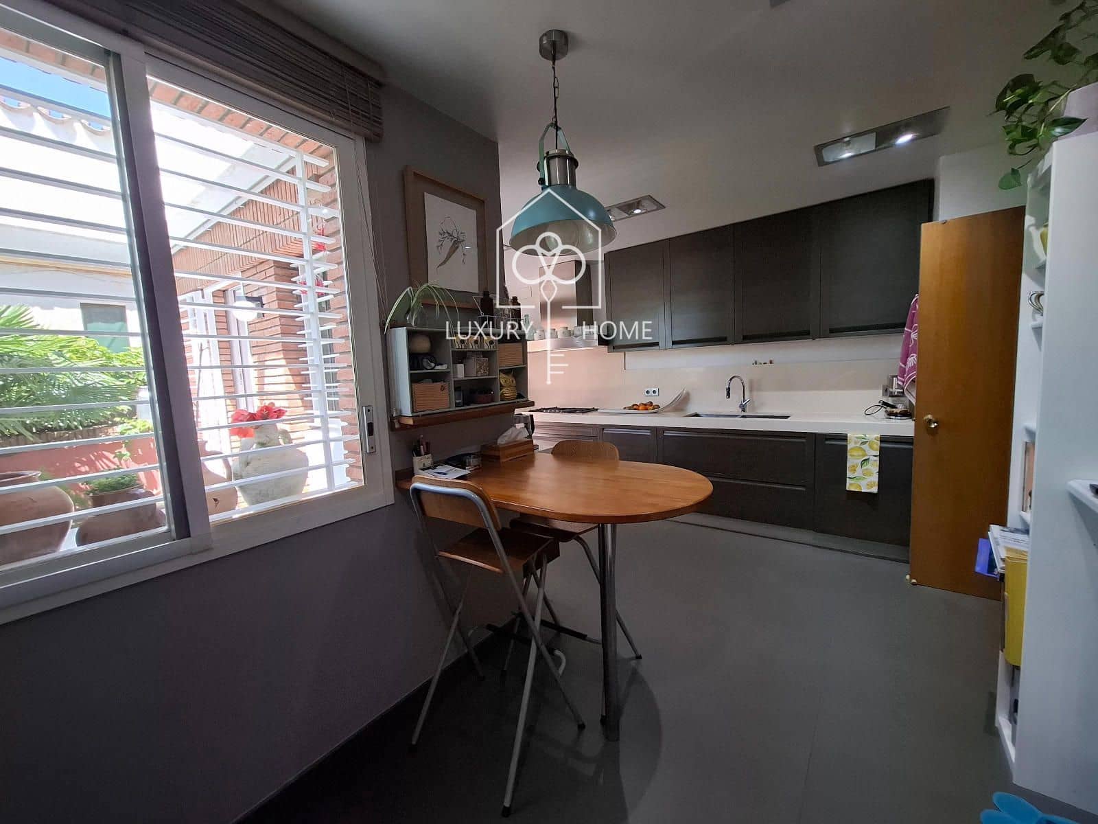 5 bedroom Villa for sale in Begues with pool garage - € 1,120,000 (Ref: 9928607)