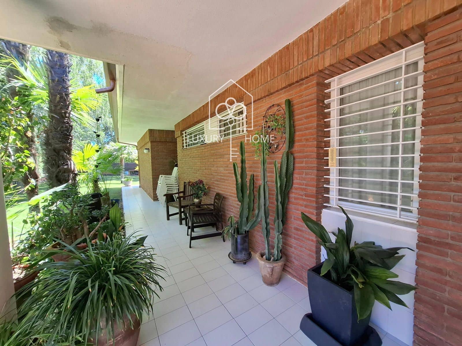 5 bedroom Villa for sale in Begues with pool garage - € 1,120,000 (Ref: 9928607)