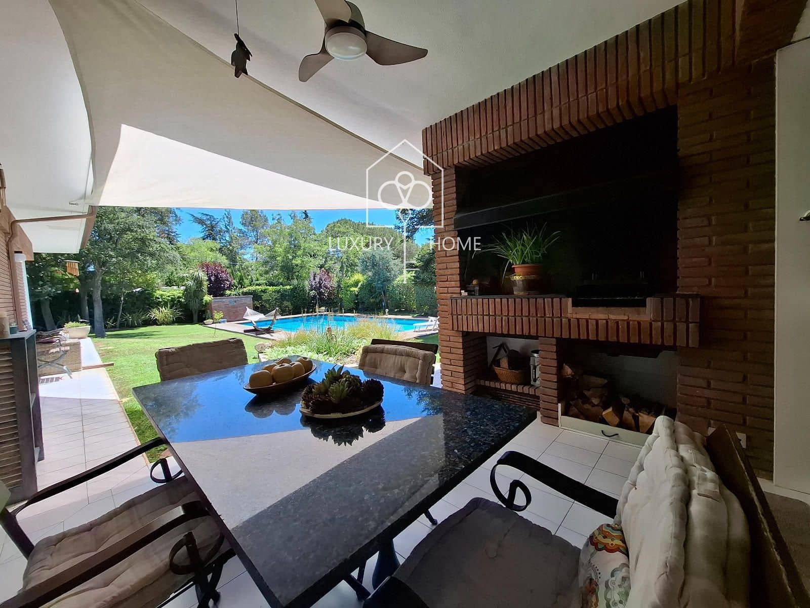 5 bedroom Villa for sale in Begues with pool garage - € 1,120,000 (Ref: 9928607)
