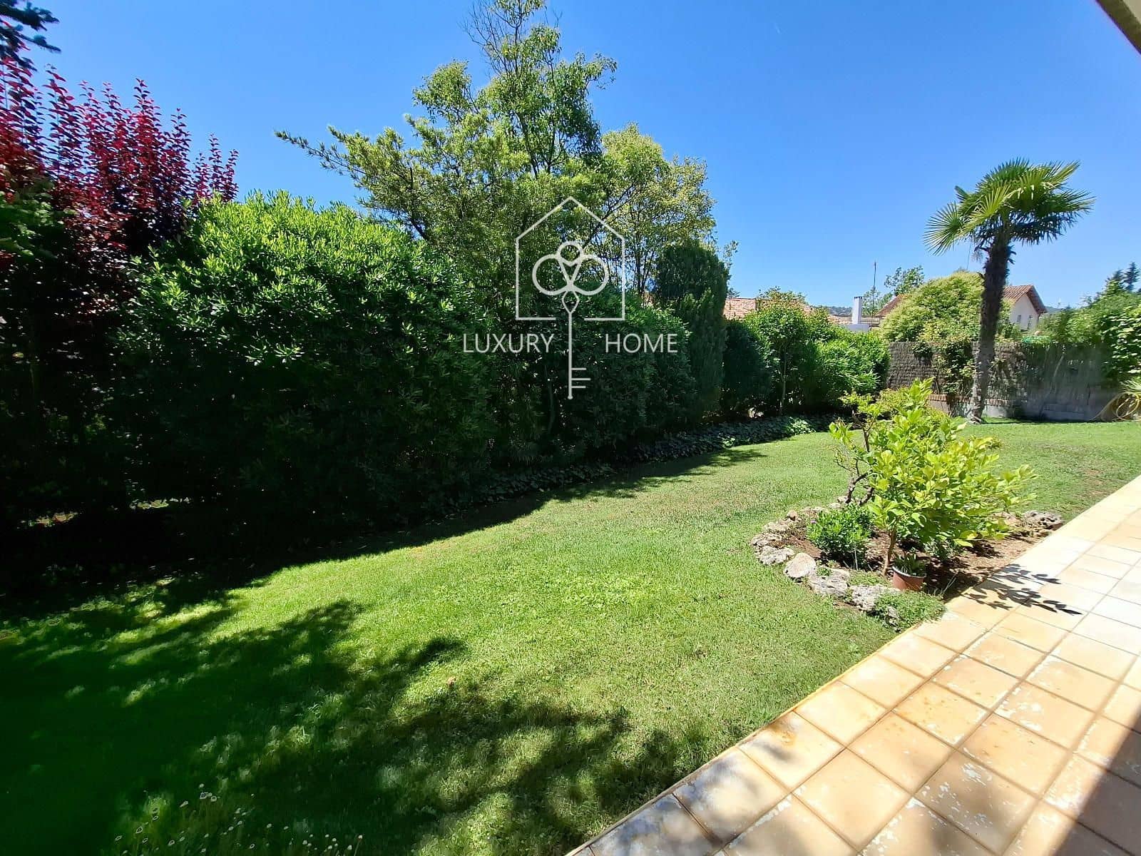 5 bedroom Villa for sale in Begues with pool garage - € 1,120,000 (Ref: 9928607)