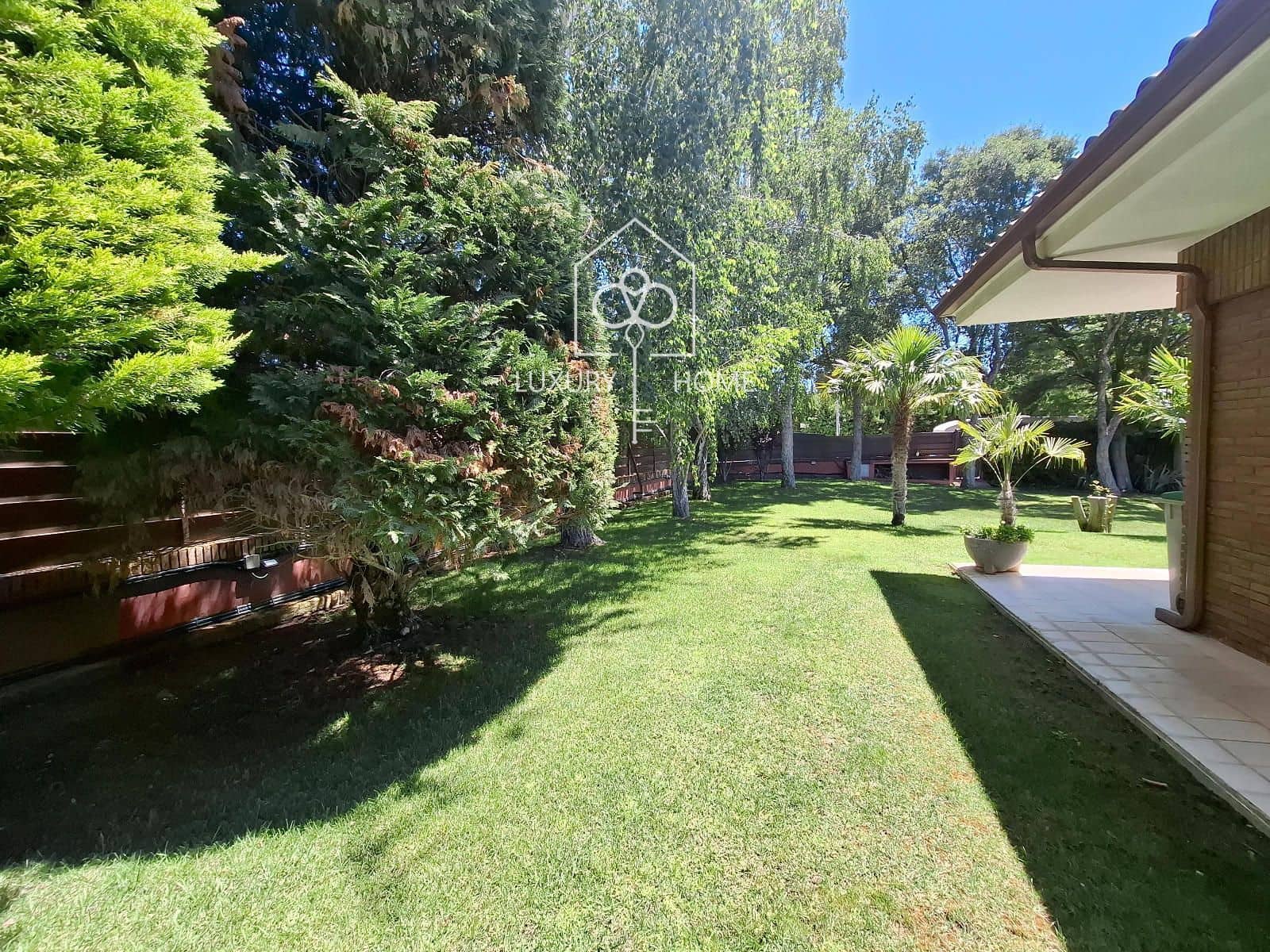 5 bedroom Villa for sale in Begues with pool garage - € 1,120,000 (Ref: 9928607)