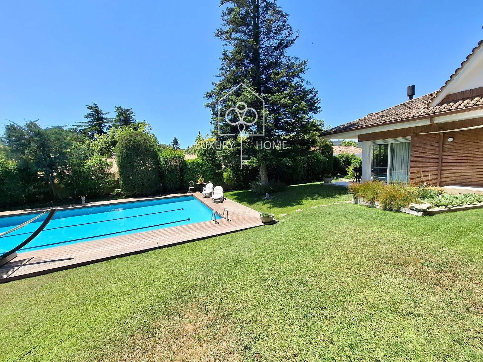 5 bedroom Villa for sale in Begues with pool garage - € 1,120,000 (Ref: 9928607)