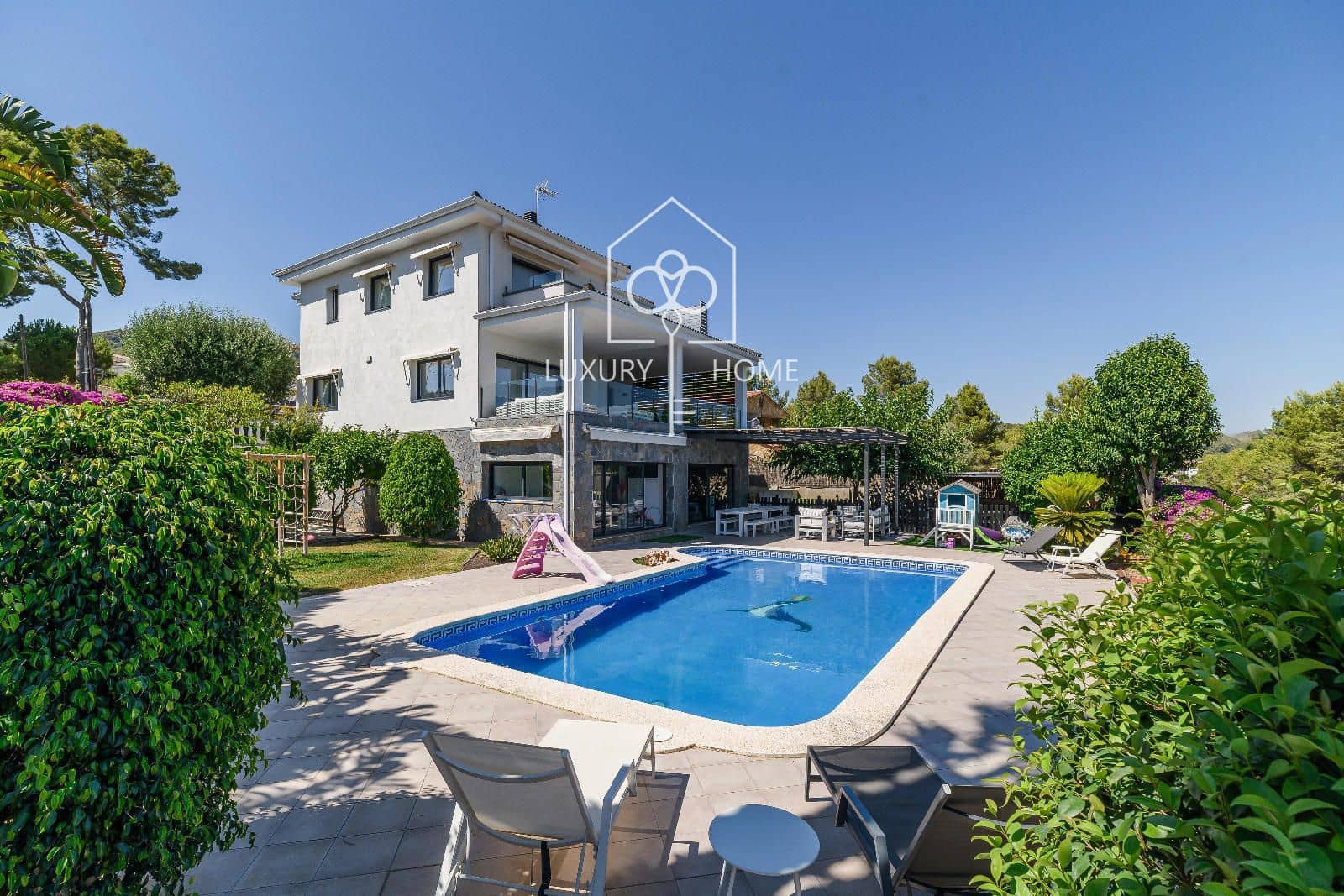 4 sypialnia Willa na sprzedaż w Gava z basenem garażem - 1 700 000 € (Ref: 9953744)