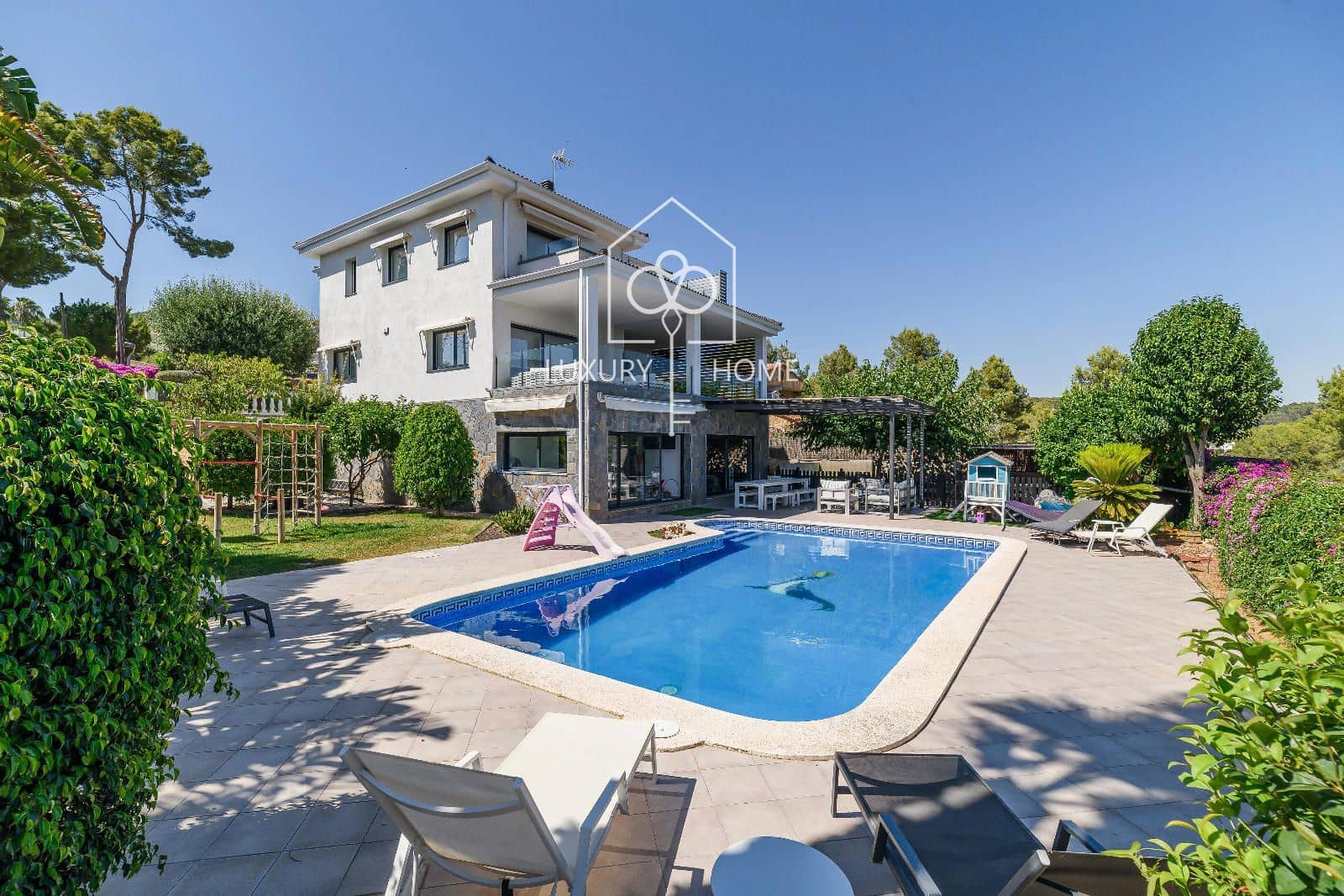 4 sypialnia Willa na sprzedaż w Gava z basenem garażem - 1 700 000 € (Ref: 9953744)