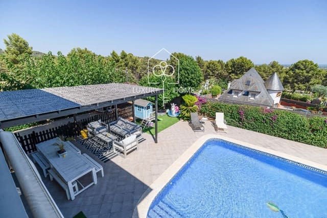 4 sypialnia Willa na sprzedaż w Gavà z basenem garażem - 1 700 000 € (Ref: 9953744)
