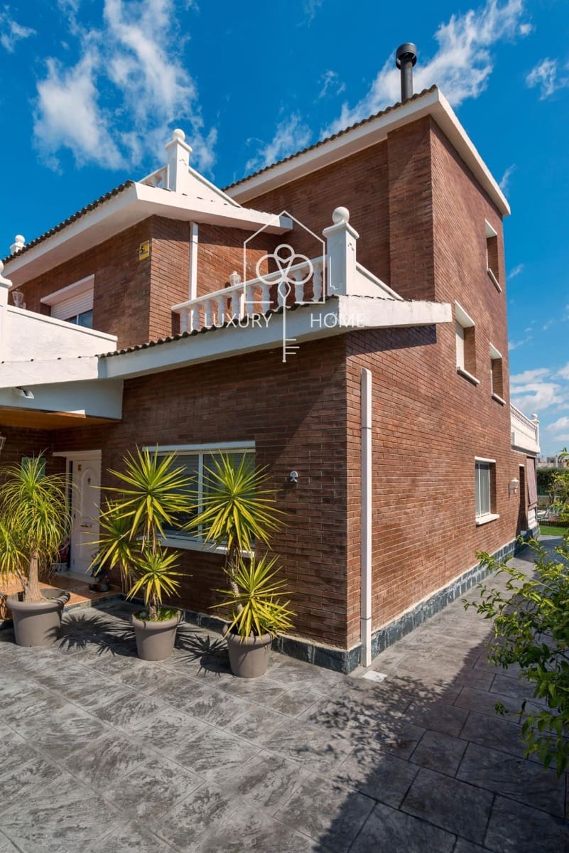 5 soveværelse Villa til salg i Viladecans med swimmingpool garage - € 890.000 (Ref: 9996390)