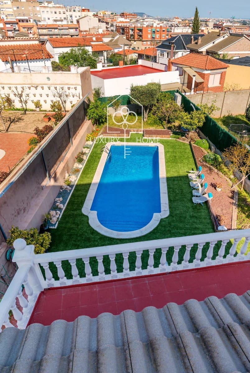 5 soveværelse Villa til salg i Viladecans med swimmingpool garage - € 890.000 (Ref: 9996390)