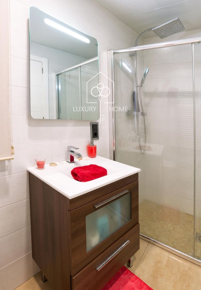 5 soveværelse Villa til salg i Viladecans med swimmingpool garage - € 890.000 (Ref: 9996390)