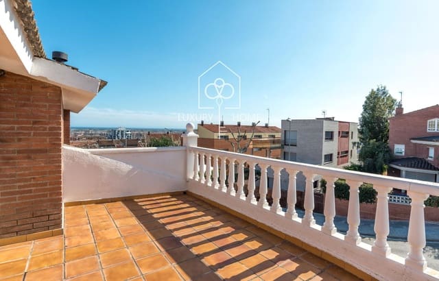 5 soveværelse Villa til salg i Viladecans med swimmingpool garage - € 890.000 (Ref: 9996390)