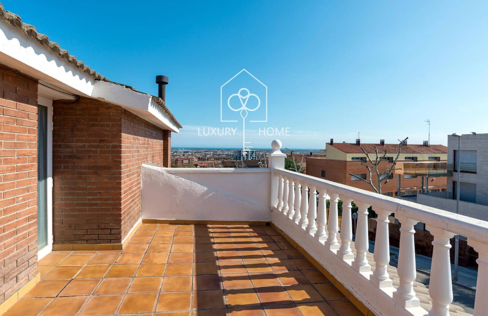 5 soveværelse Villa til salg i Viladecans med swimmingpool garage - € 890.000 (Ref: 9996390)