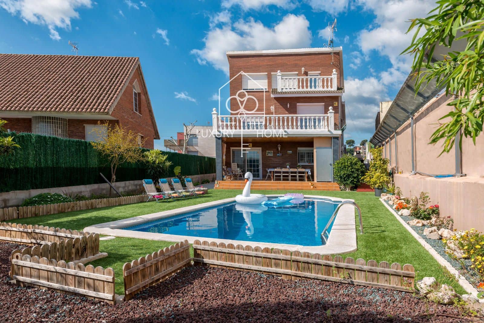 5 soveværelse Villa til salg i Viladecans med swimmingpool garage - € 890.000 (Ref: 9996390)