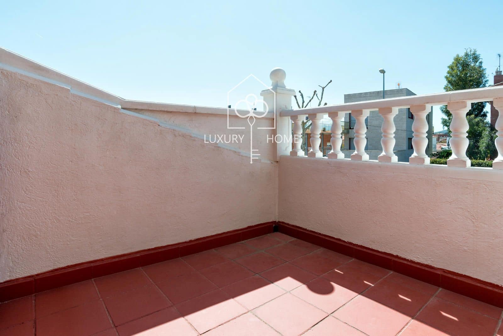 5 soveværelse Villa til salg i Viladecans med swimmingpool garage - € 890.000 (Ref: 9996390)