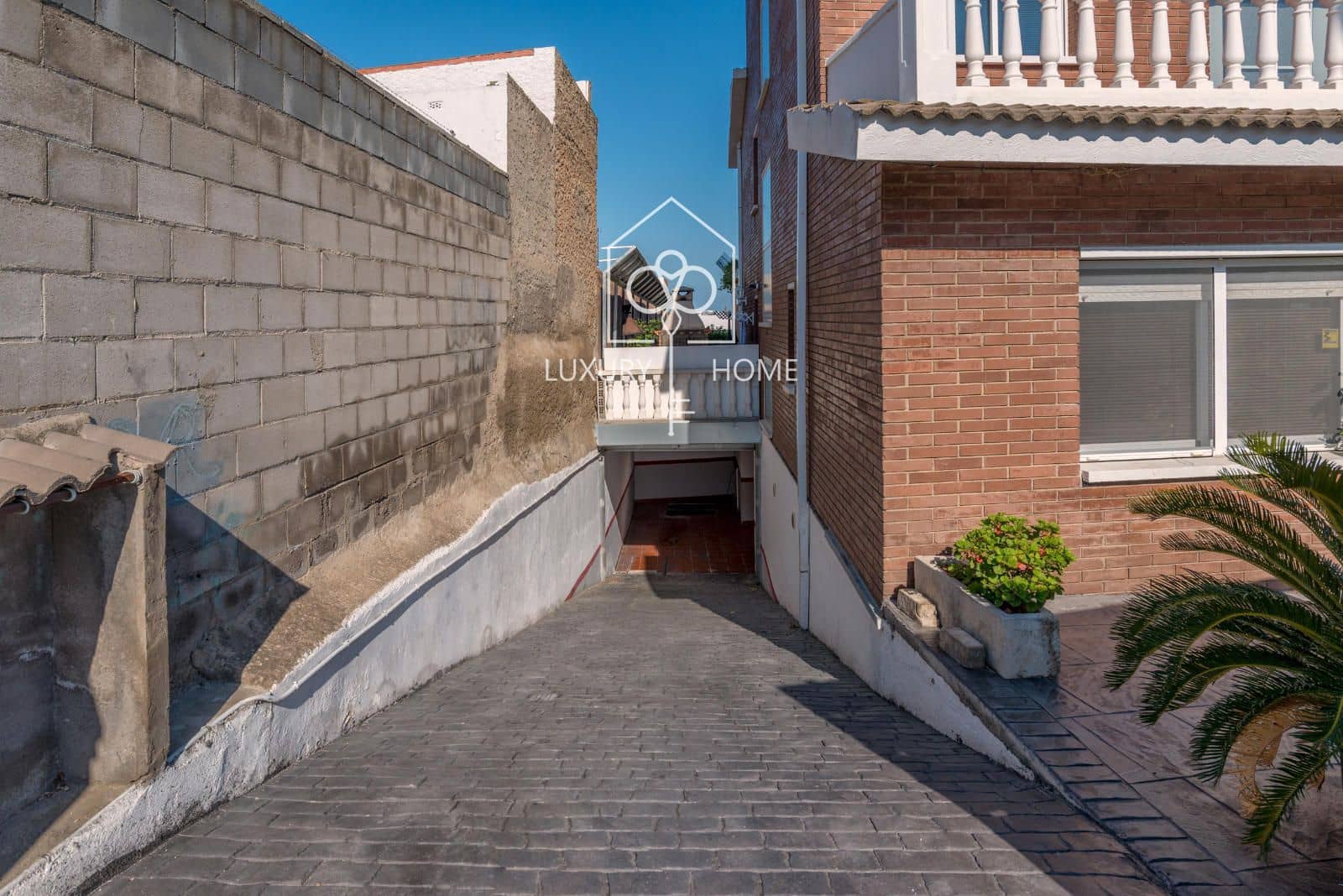 5 soveværelse Villa til salg i Viladecans med swimmingpool garage - € 890.000 (Ref: 9996390)