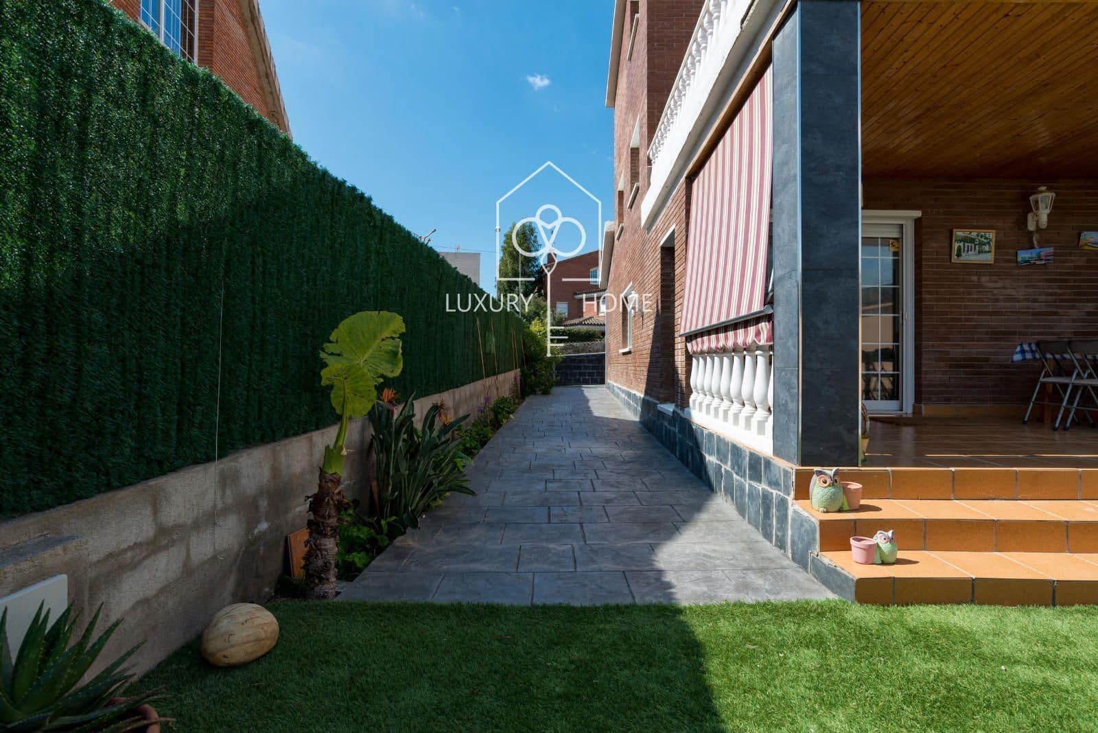 5 soveværelse Villa til salg i Viladecans med swimmingpool garage - € 890.000 (Ref: 9996390)